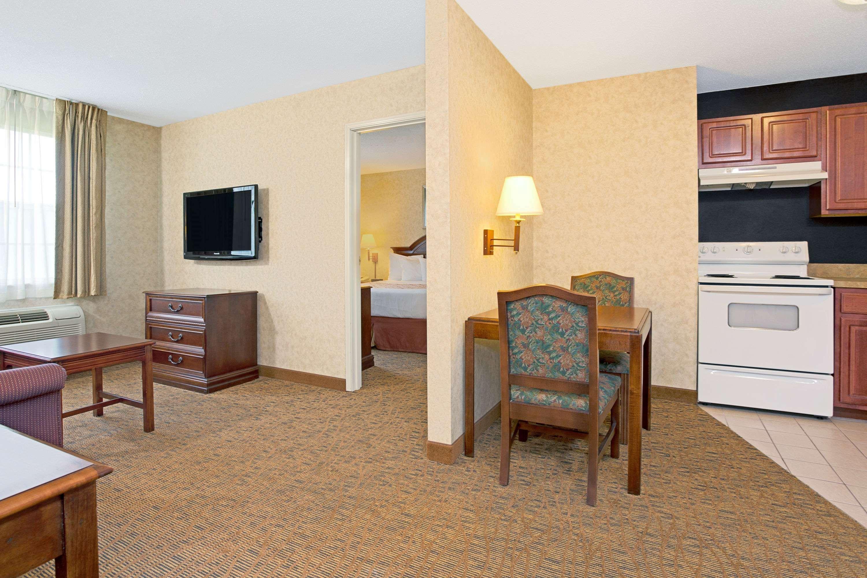Hawthorn Suites By Wyndham Cincinnati/Шаронвілл Екстер'єр фото