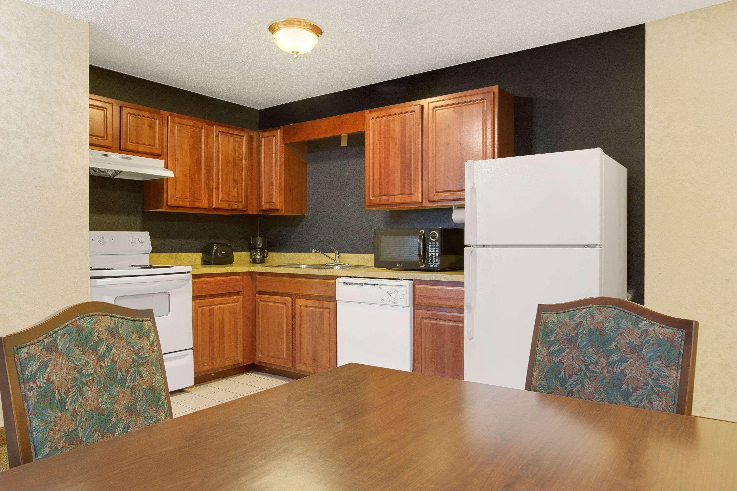 Hawthorn Suites By Wyndham Cincinnati/Шаронвілл Екстер'єр фото